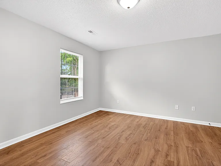 1220 Eastern St — Photo 37