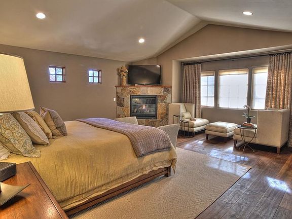 4th image of 832 Rosewood Cir #13