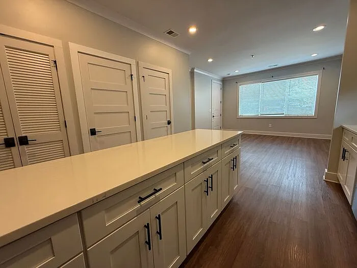 805-B Bradford Ave #102 — Photo 4