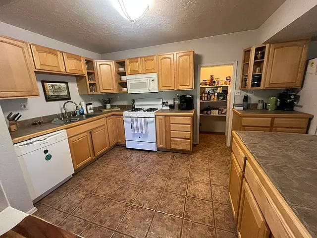 116 Brewster Ln — Photo 18