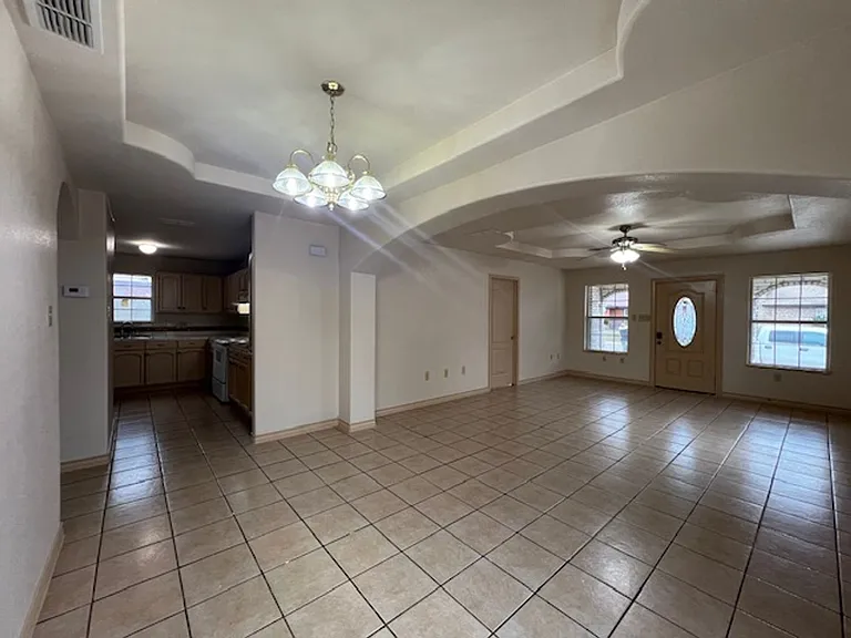 408 Badajoz Ln — Photo 5