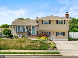30 Gary Dr, Hamilton, NJ 08690
