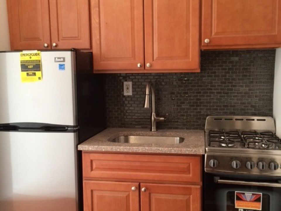 1st image of 19 Hamilton Ter APT 2H