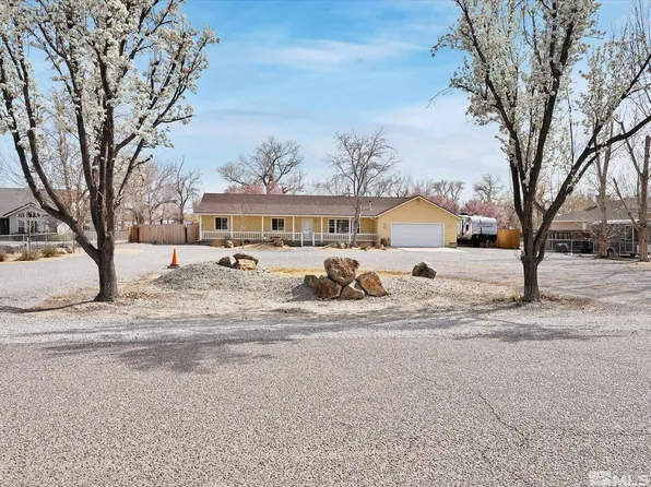 4665 Country River Dr, Fallon, NV 89406