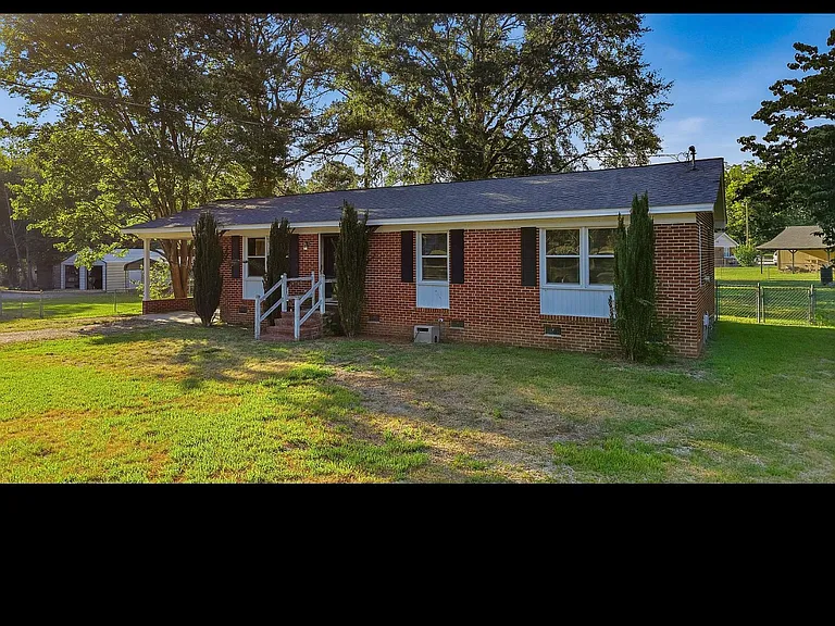 3915 Northern Hills Dr — Photo 3