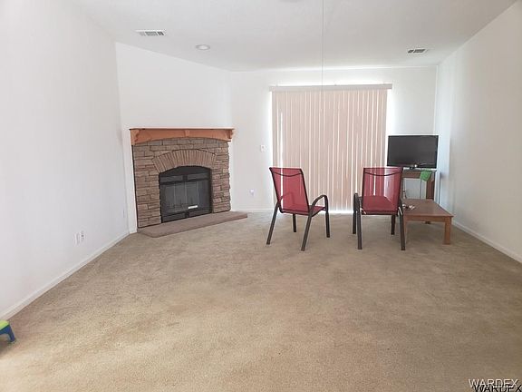 3rd image of 1951 Oliver Dr