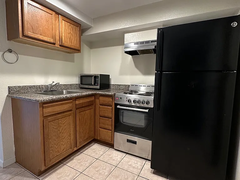 224 Guttenberg St #1 — Photo 7