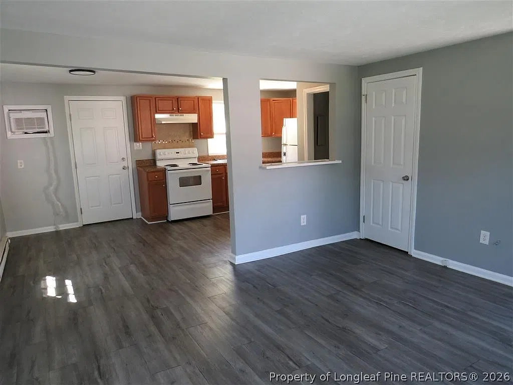 2 bed, 1.0 bath, 800 sqft, $850 — Photo 3