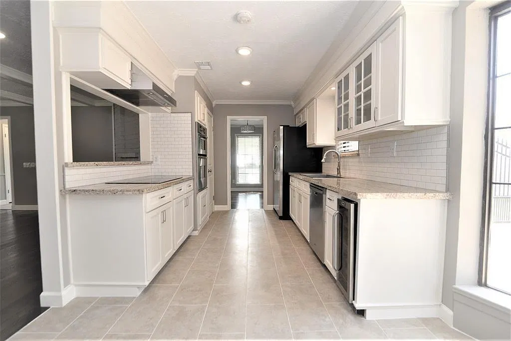 3 bed, 2.0 bath, 1795 sqft, $2,200 — Photo 4