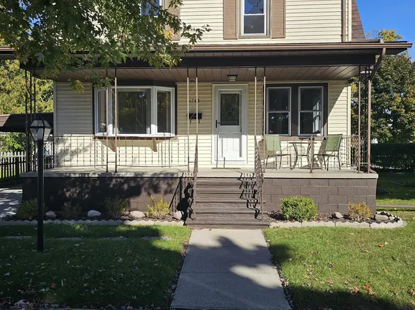 1703 Chestnut St, Port Huron, MI 48060