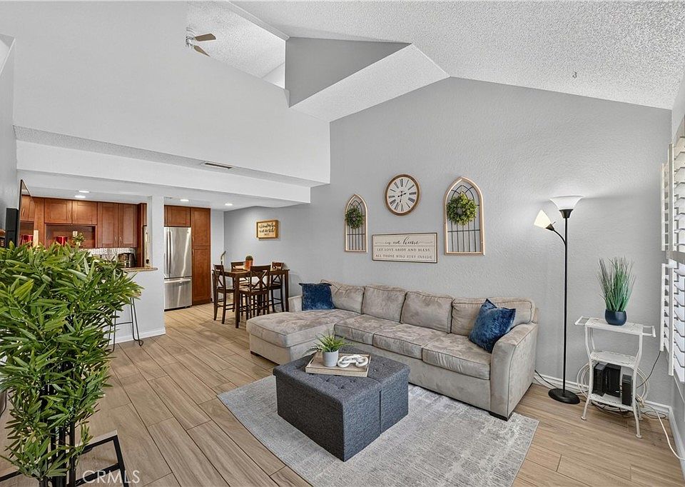 1st image of 435 W 9th St Unit B3