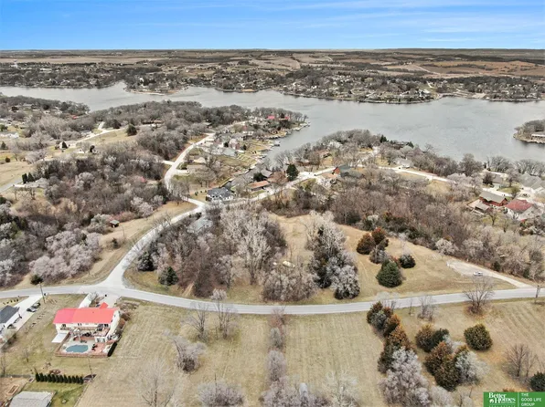 2102 Beaver Lake Blvd, Plattsmouth, NE 68048