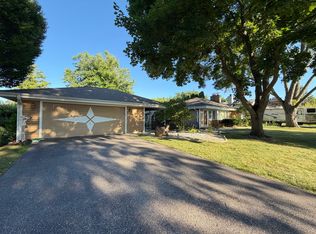 37235 N Hillside Dr, Lake Villa, IL 60046