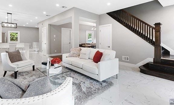 3rd image of 50 Palisade Ave