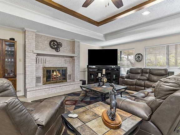 4th image of 107 Hideaway Ln E