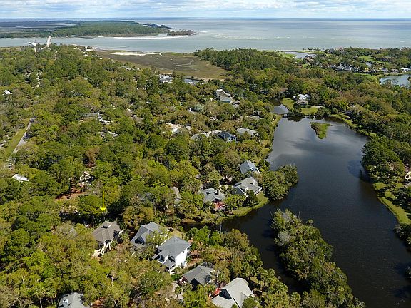 2nd image of 122 Sea Otter Lane