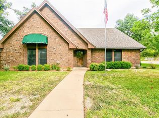511 Sunset Dr, Cleburne, TX 76033