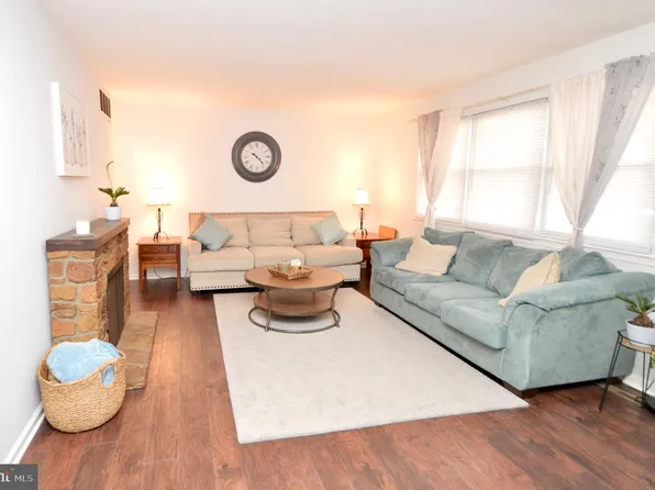 1070 Winslow Rd, Williamstown, NJ 08094