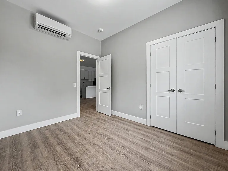 199 Pine St #8 — Photo 11