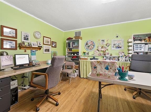 2nd image of 4301 W Peachtree Ln