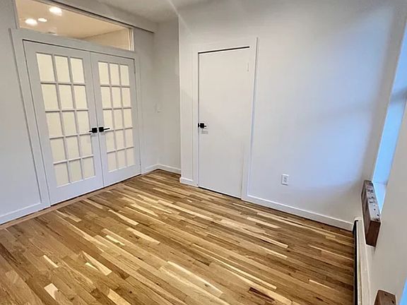 4th image of 390 Manhattan Ave APT 4
