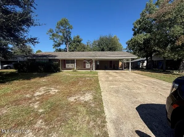 2276 Sunkist Country Club Rd, Biloxi, MS 39532