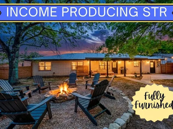 1009 Avenue D, Fredericksburg, TX 78624
