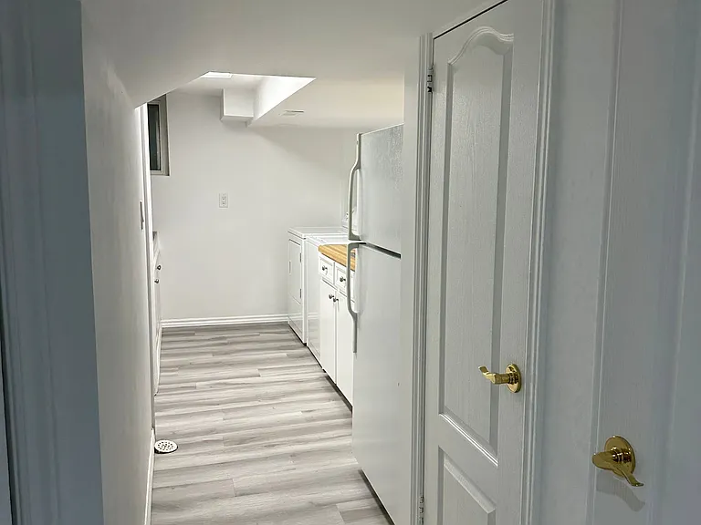 209 W Connaught Ave #BASEMENT — Photo 3