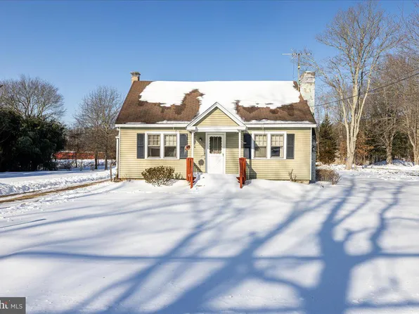 4526 Lower Mountain Rd, New Hope, PA 18938