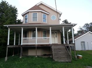 208 N State St, Lockport, IL 60441