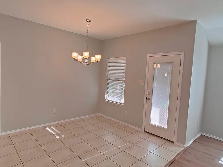 516 Rustic Oak Ln — Photo 18