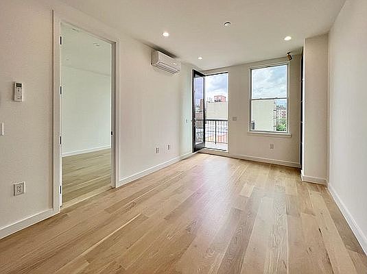 3rd image of 27-16 Newtown Ave #4R