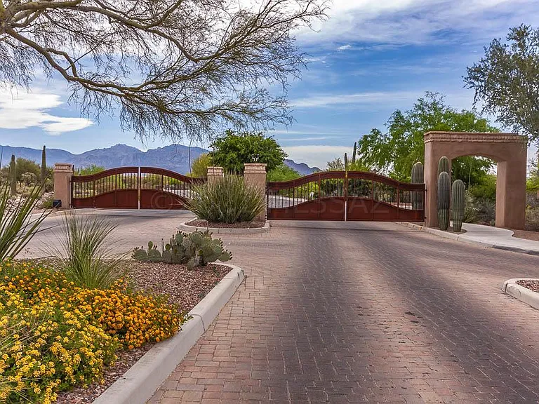 4402 W Cloud Ranch Pl — Photo 42