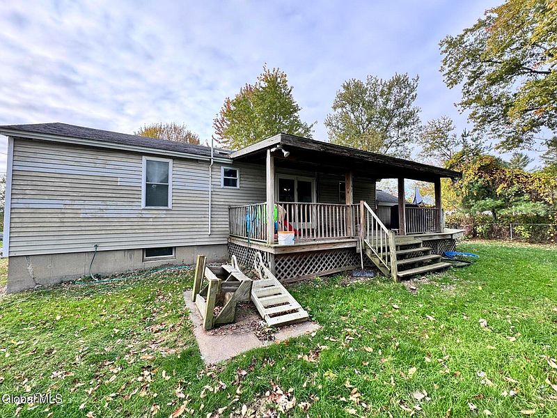 4th image of 577 McQueen Road