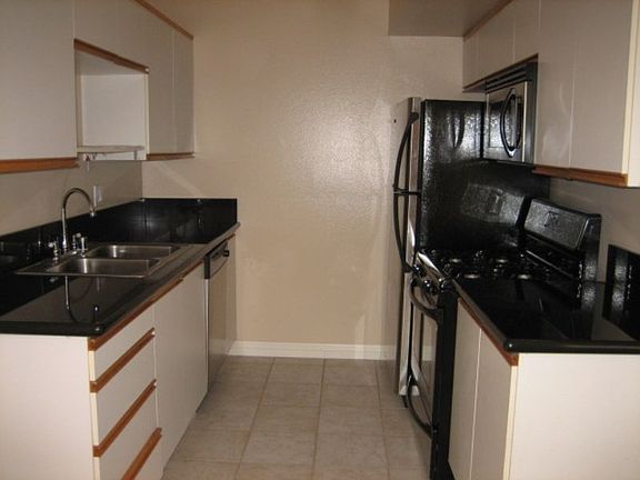 2nd image of 10938 Moorpark St APT 103