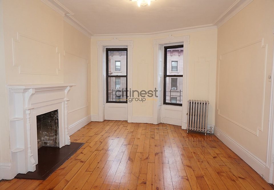 1st image of 161 7th Ave #2