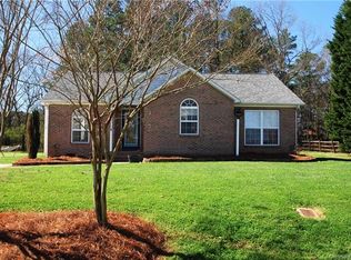 211 Summey Barker Dr, Dallas, NC 28034