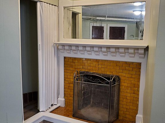 2nd image of 255 NE Randolph Ave #9