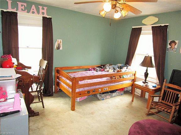 5th image of 142 Charles St