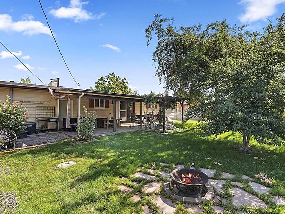 5th image of 7113 W San Fernando Dr
