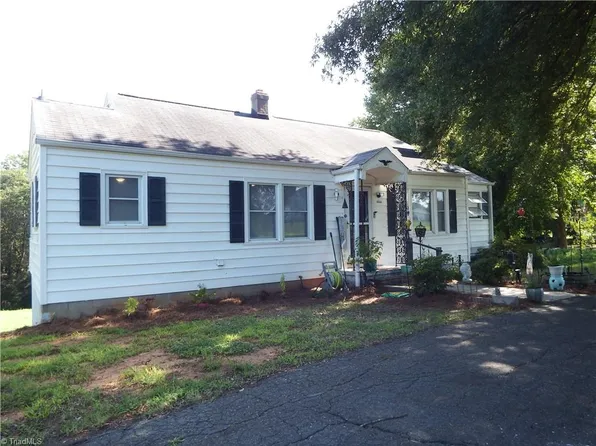 4466 Us Highway 158, Advance, NC 27006
