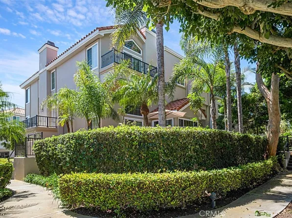 19275 Brooktrail Ln, Huntington Beach, CA 92648