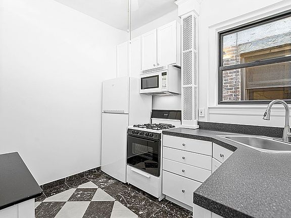 4th image of 234 W 16th St APT 5A