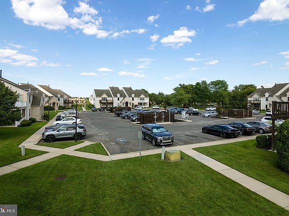 4th image of 12 Harrogate Ct