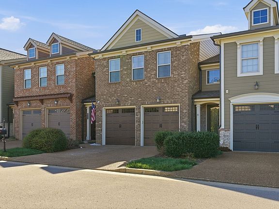 3rd image of 922 Silkwood Cir