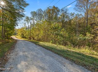Cave Valley Rd, Byrdstown, TN 38549