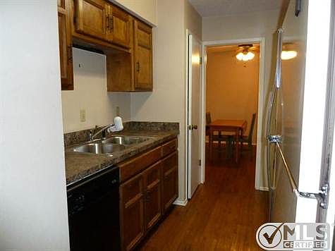 5th image of 1912 Cobblestone Ln