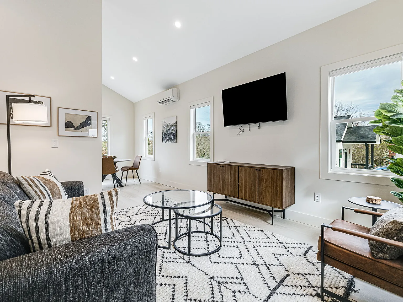 1 bed, 800 sqft, $3,200 — Photo 4