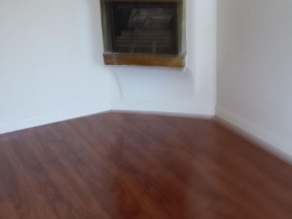 2nd image of 482 Hawthorn Ave