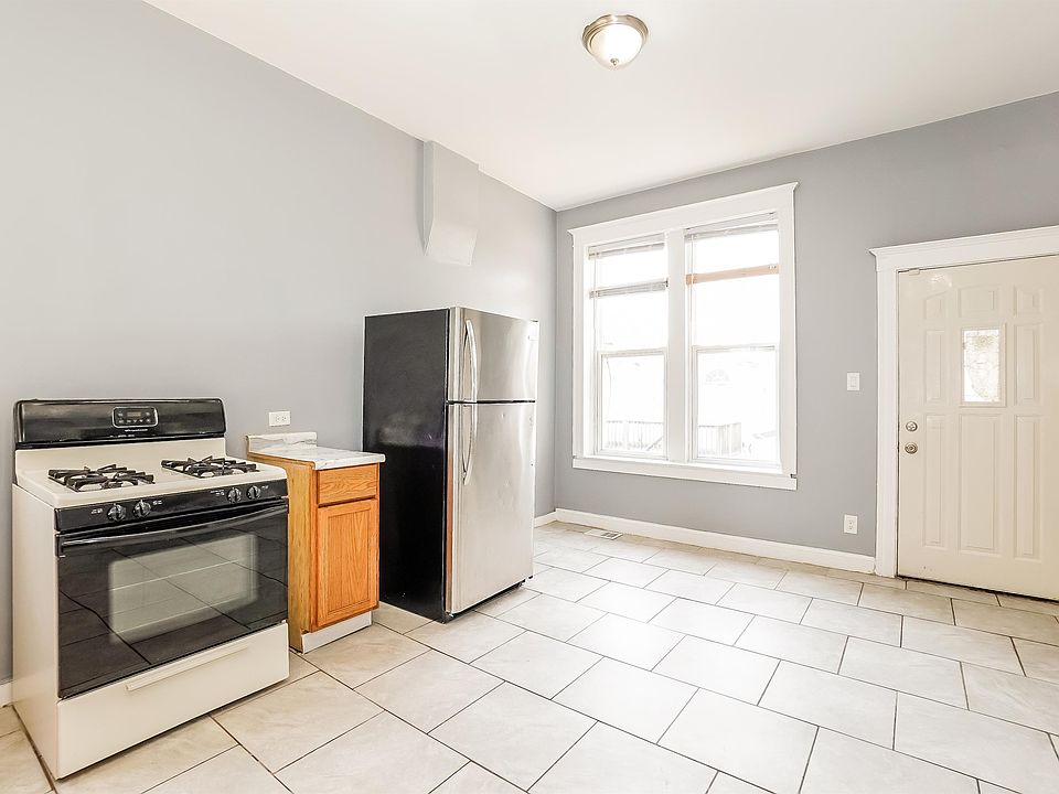 1st image of 9710 S Avenue L #2